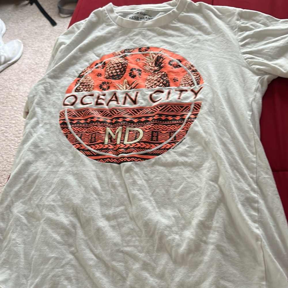 Graphics tee